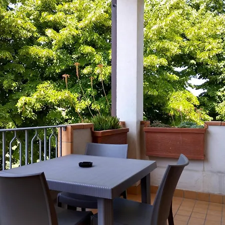 Il Mandorlo Bed & Breakfast *